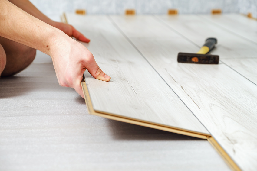 Laminat verlegen: Welche Richtung ist richtig?
